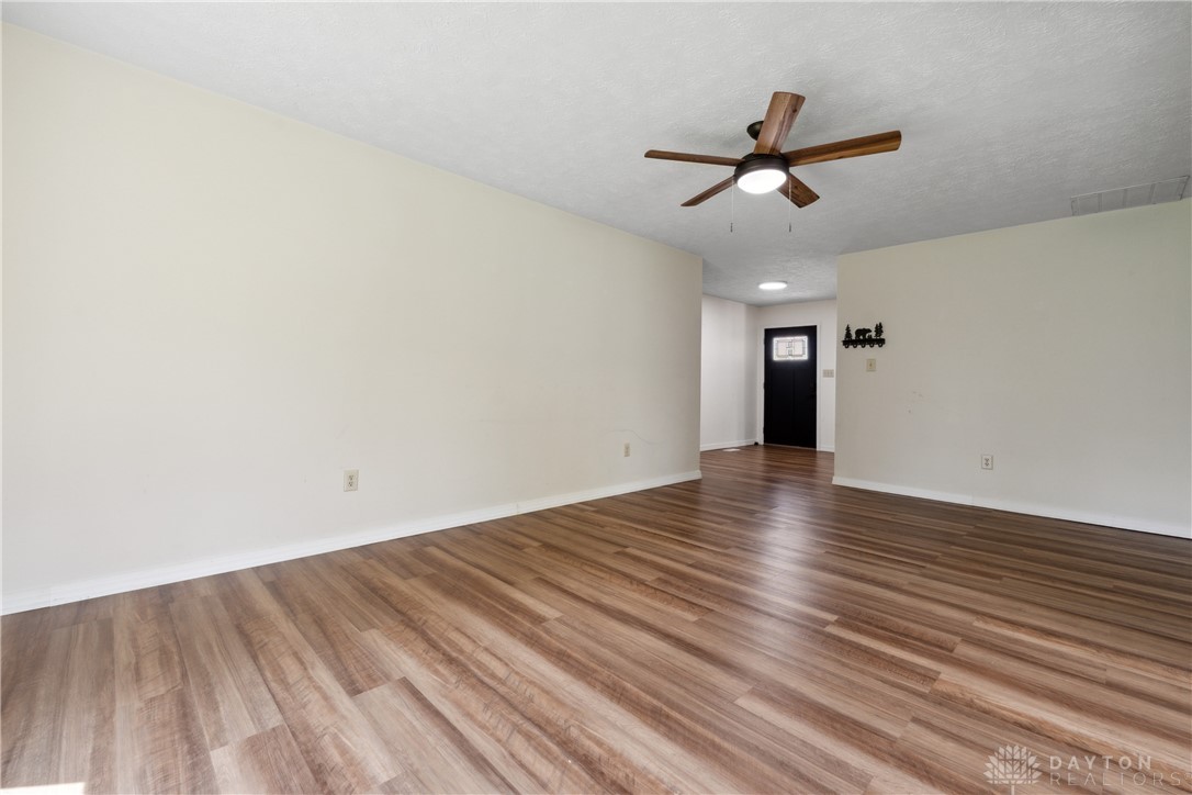 702 Tealwood Drive, Beavercreek, Ohio image 24