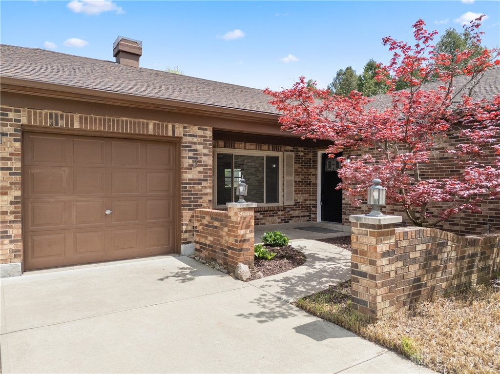 702 Tealwood Drive, Beavercreek, Ohio image 13