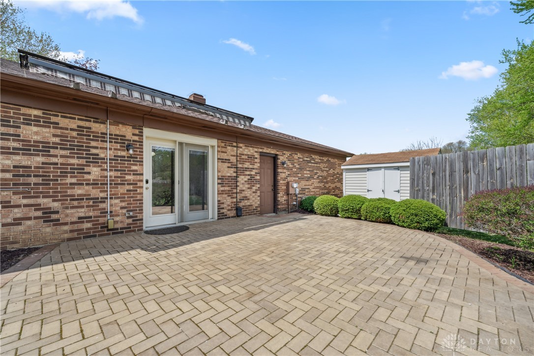 702 Tealwood Drive, Beavercreek, Ohio image 10