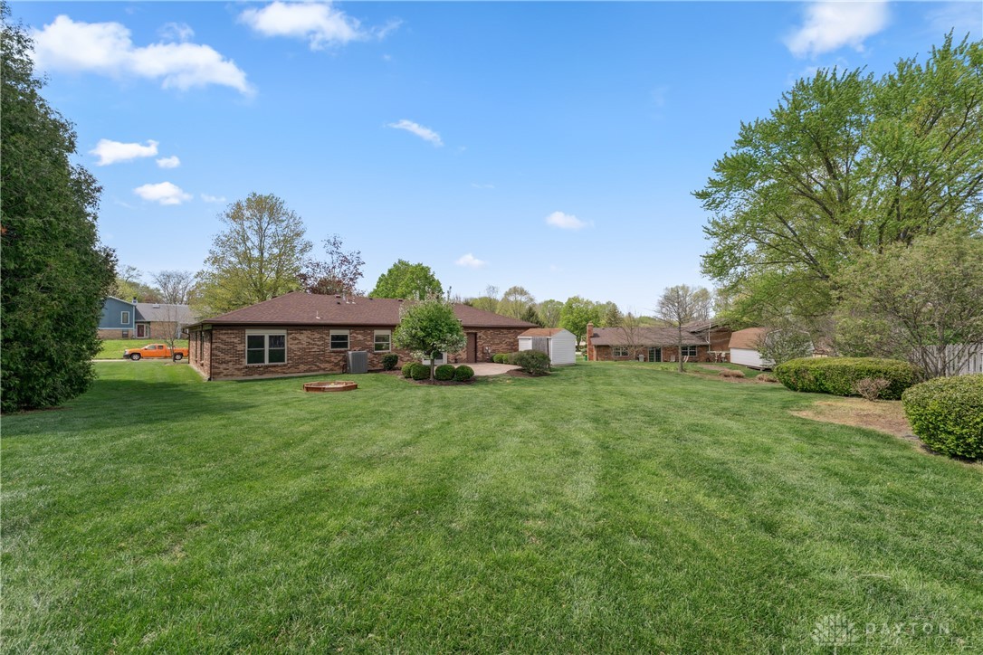 702 Tealwood Drive, Beavercreek, Ohio image 12