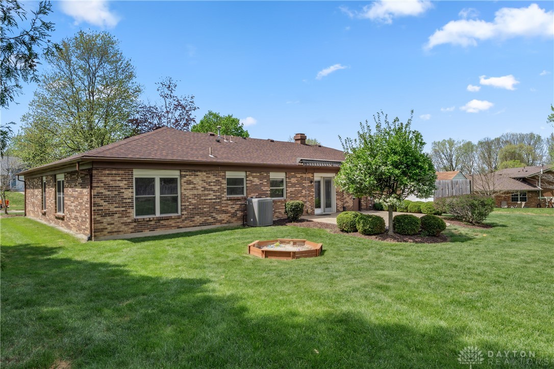 702 Tealwood Drive, Beavercreek, Ohio image 11