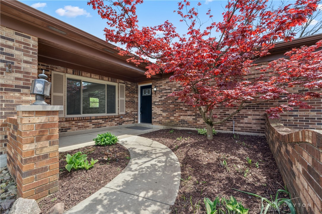 702 Tealwood Drive, Beavercreek, Ohio image 14