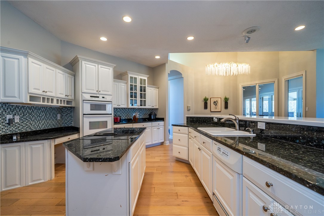 2420 Greystone Lane, Springfield, Ohio image 30