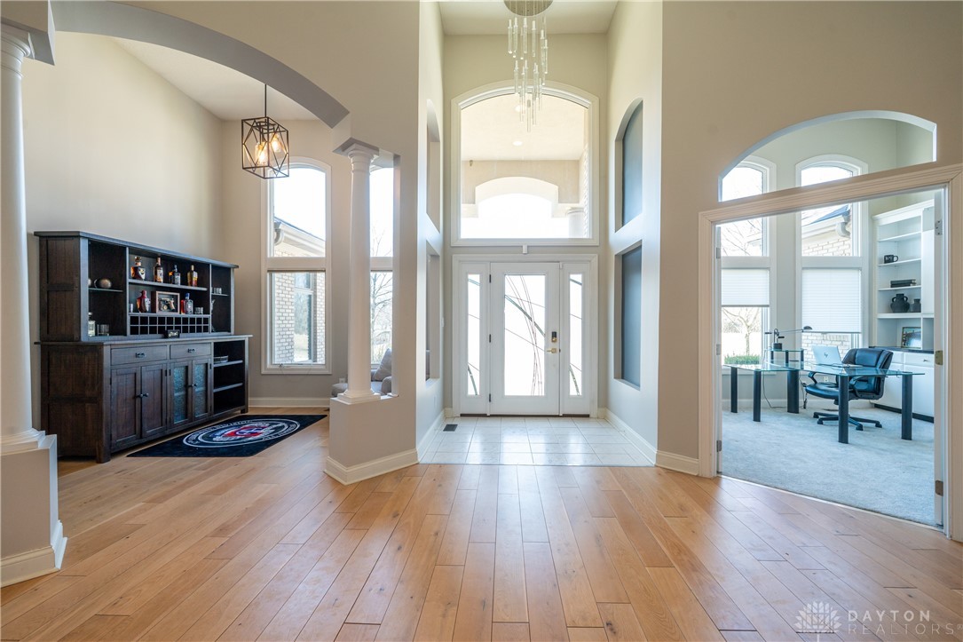 2420 Greystone Lane, Springfield, Ohio image 12