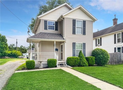 Homes For Sale - 639 S Walnut Street<br/> Urbana, OH 43078