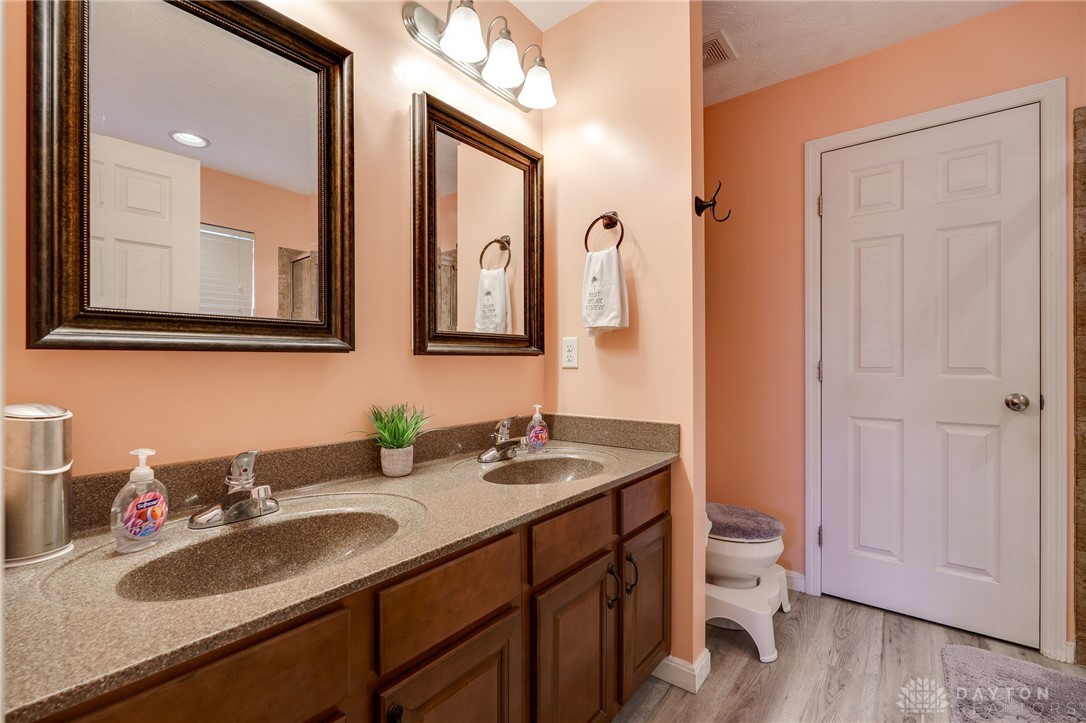 5049 Dayflower Drive, Tipp City, Ohio image 25