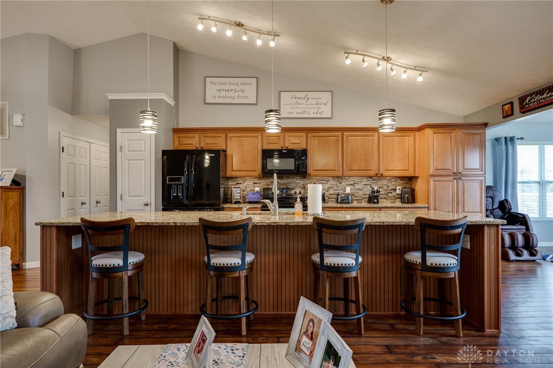 5049 Dayflower Drive, Tipp City, Ohio image 6