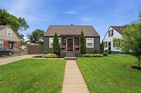 Homes For Sale - 240 Smith Street<br/> Montgomery County, Dayton, OH 45417