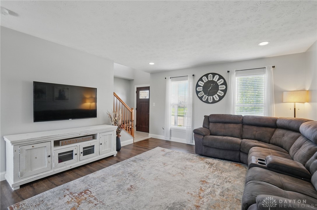 422 Stanton Drive, Springboro, Ohio image 5