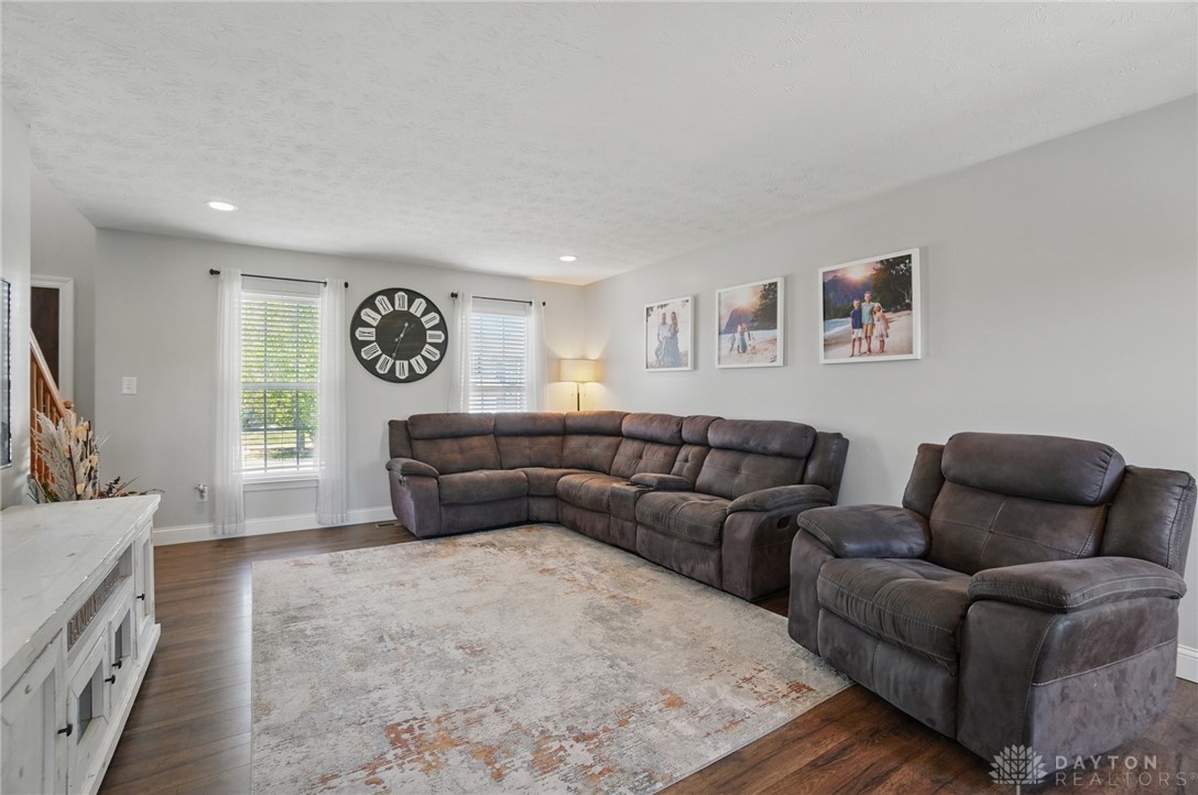 422 Stanton Drive, Springboro, Ohio image 6