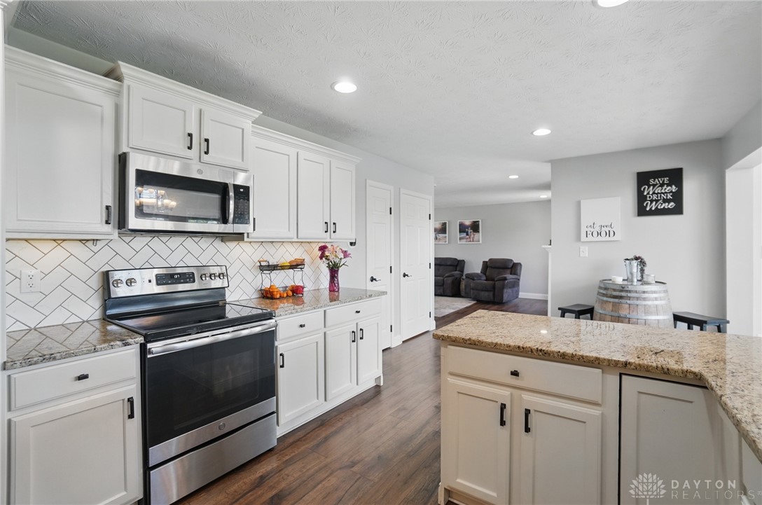 422 Stanton Drive, Springboro, Ohio image 14