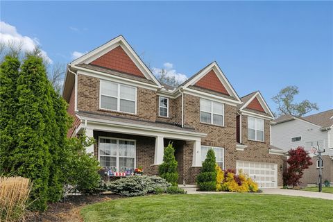 Photo of 1252 Autumn Run Drive, Hamilton Twp, OH 45039 (MLS # 958118)