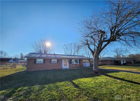 Photo of 1009 Wesleyan Drive, Fairfield, OH 45014 (MLS # 950527)