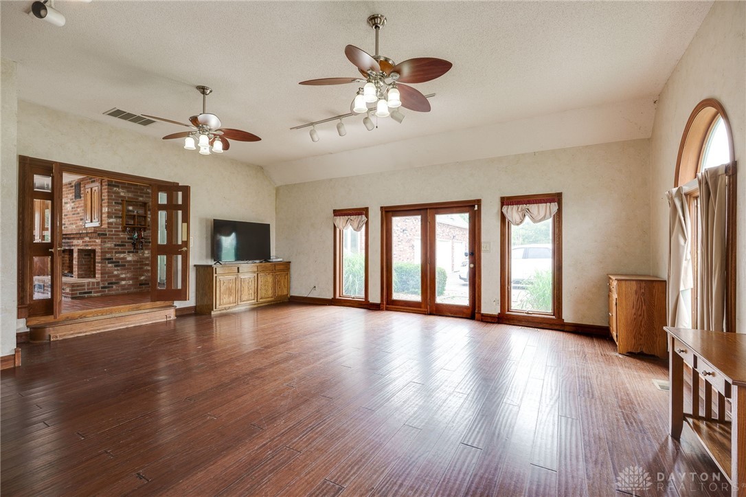 4850 S Charleston Pike, Springfield, Ohio image 25