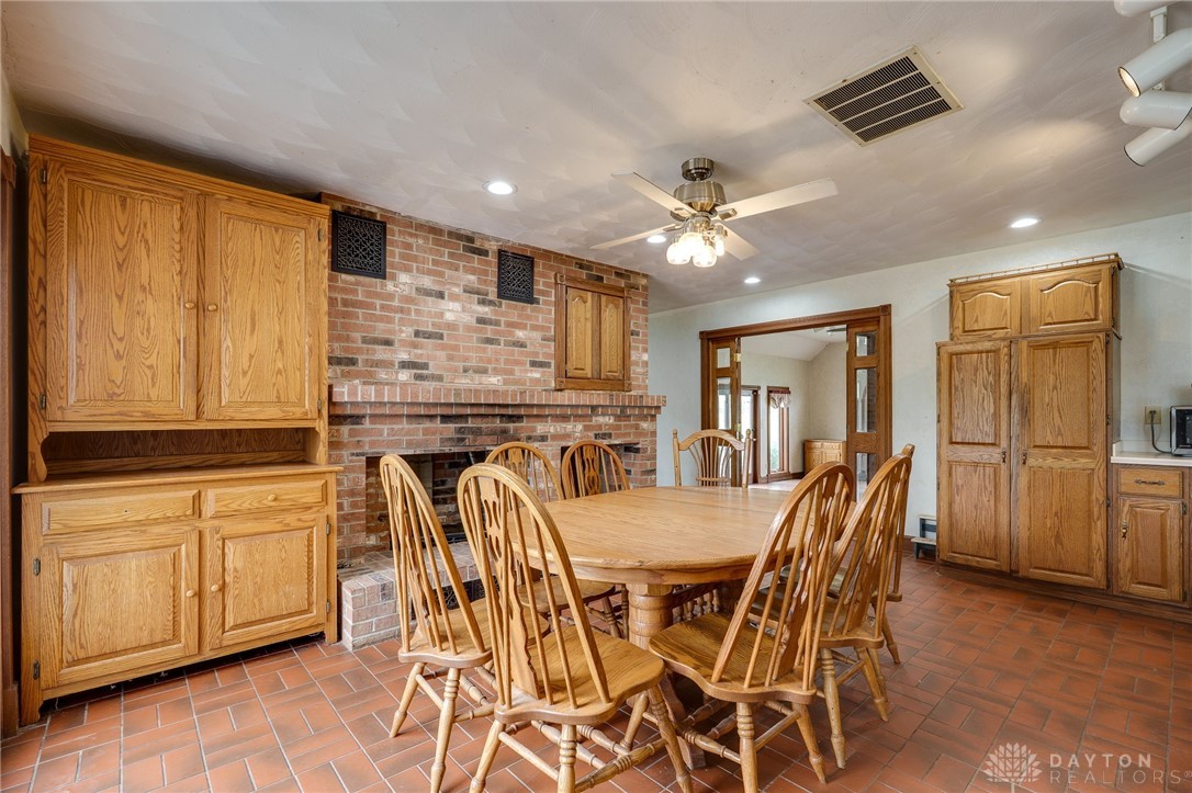 4850 S Charleston Pike, Springfield, Ohio image 32