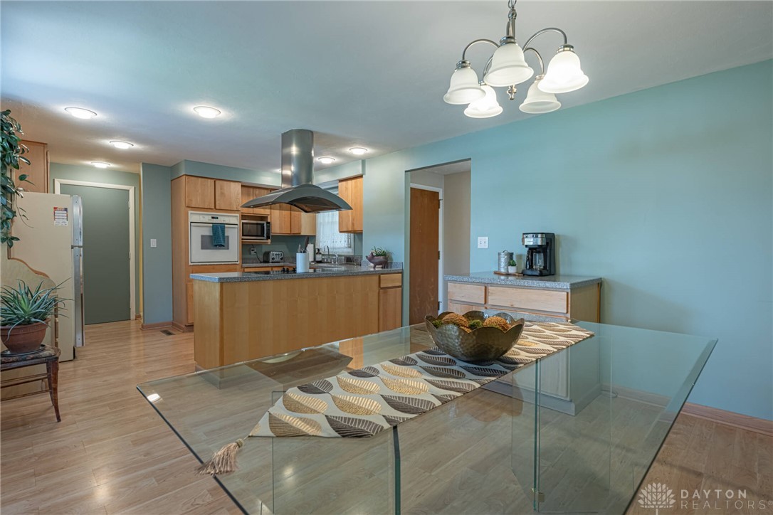 Centerville, Ohio 45458, United States, 3 Bedrooms Bedrooms, ,2 BathroomsBathrooms,Residential,Pending,113233