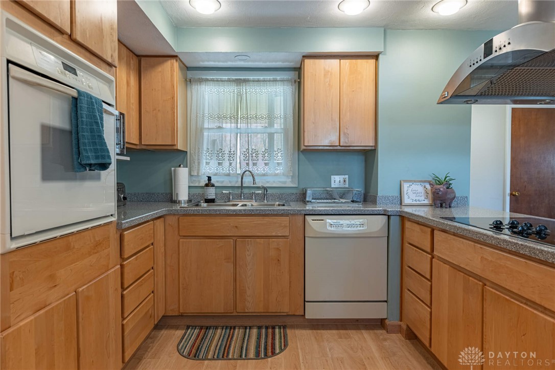 Centerville, Ohio 45458, United States, 3 Bedrooms Bedrooms, ,2 BathroomsBathrooms,Residential,Pending,113233