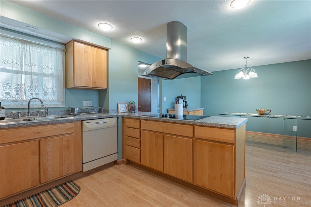 Centerville, Ohio 45458, United States, 3 Bedrooms Bedrooms, ,2 BathroomsBathrooms,Residential,Pending,113233