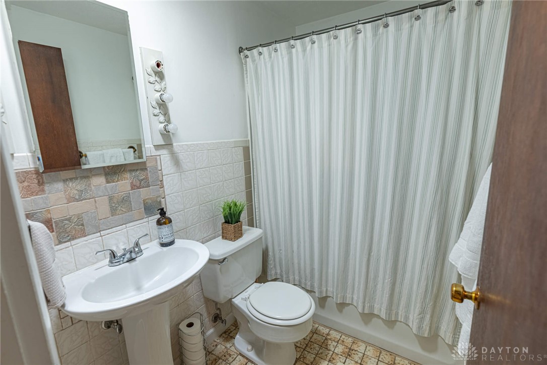 Centerville, Ohio 45458, United States, 3 Bedrooms Bedrooms, ,2 BathroomsBathrooms,Residential,Pending,113233