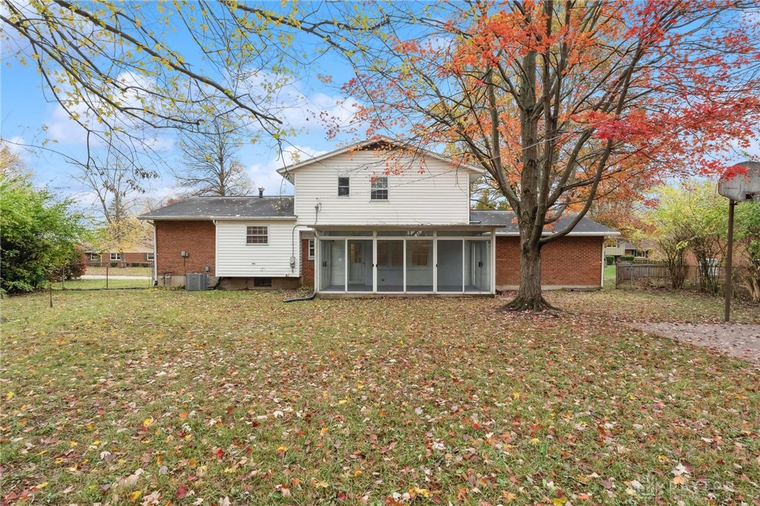 4579 Glenheath Drive, Kettering, Ohio image 34