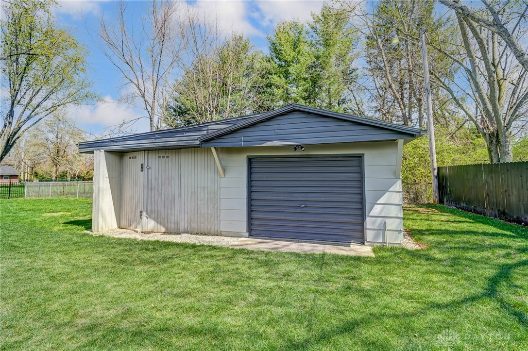 628 Carthage Drive, Beavercreek, Ohio image 43