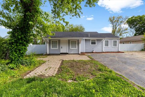 Photo of 629 Little Meadow Dr DR, Riverside, OH 45404 (MLS # 958062)