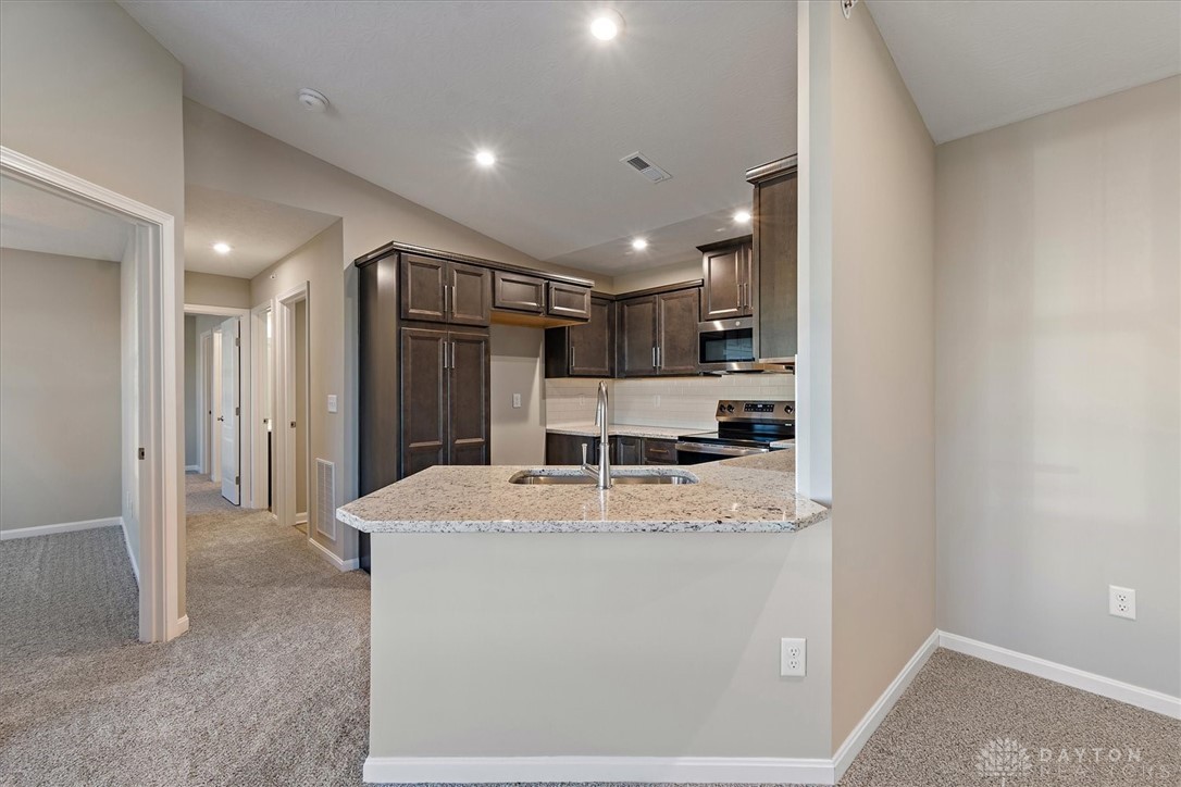 441 Bethpage Way 7-305