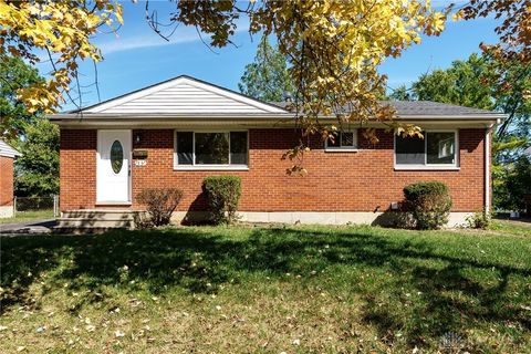 Photo of 33 Mario Drive, Dayton, OH 45426 (MLS # 944854)