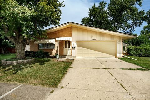Photo of 1629 Beaver Creek Lane, Kettering, OH 45429 (MLS # 943112)