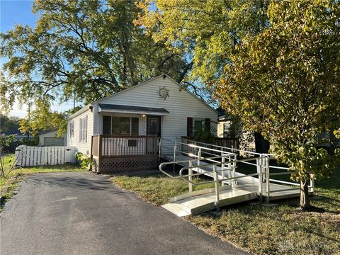 Photo of 175 N Northampton Avenue, Dayton, OH 45417 (MLS # 946811)