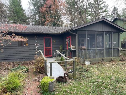 Photo of 420 W Whiteman Street, Yellow Springs Vlg, OH 45387 (MLS # 947890)