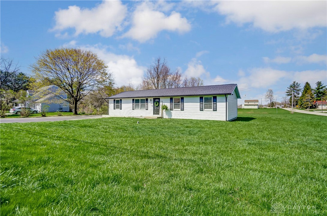 1655 Titus Road, Springfield, Ohio image 1