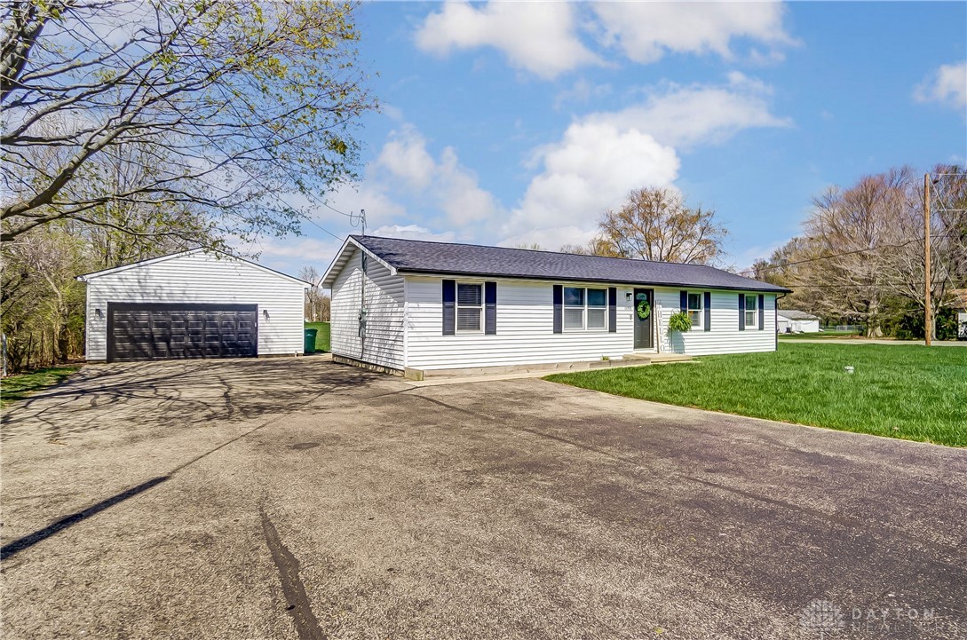 1655 Titus Road, Springfield, Ohio image 3
