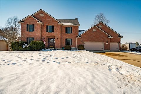 Photo of 825 Chaucer Lane, Tipp City, OH 45371 (MLS # 951962)