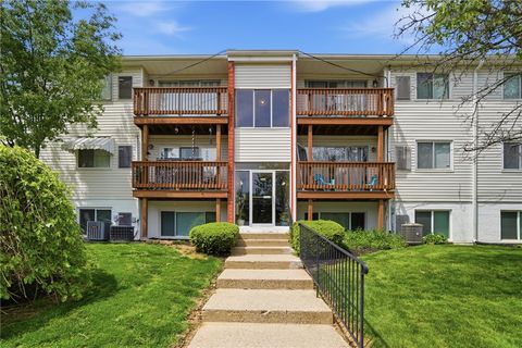 Photo of 5655 E Coach Drive #H, Dayton, OH 45440 (MLS # 957384)