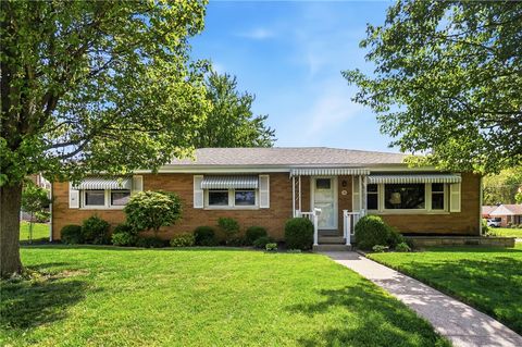 Photo of 10 Nancy Lane, Hamilton, OH 45013 (MLS # 957332)