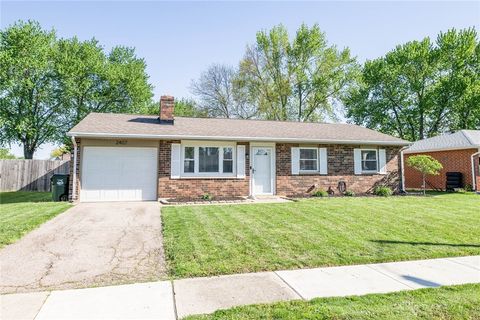 Photo of 2407 Waterford Drive, Troy, OH 45373 (MLS # 957036)