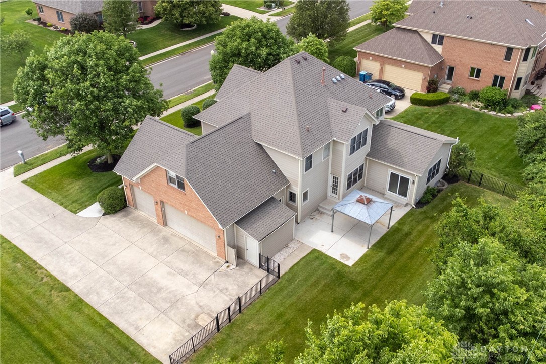 730 Beechwood Drive, Tipp City, Ohio image 5