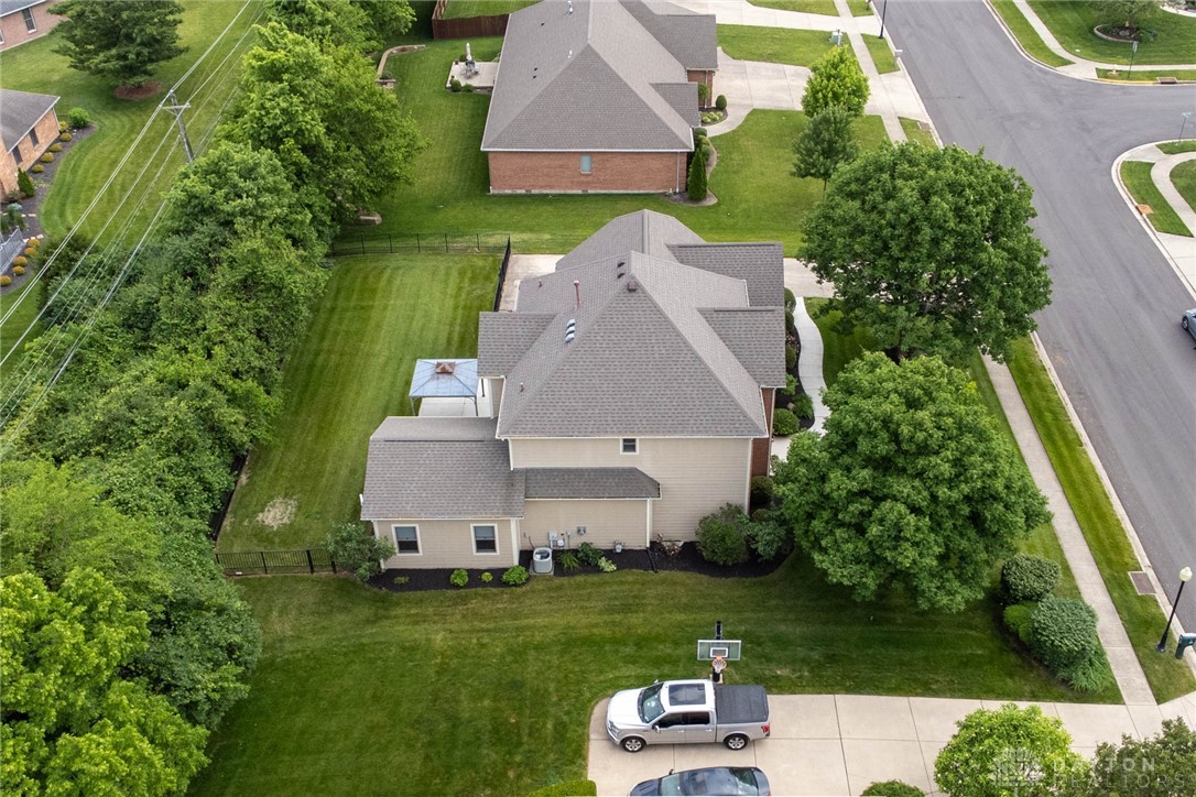 730 Beechwood Drive, Tipp City, Ohio image 8