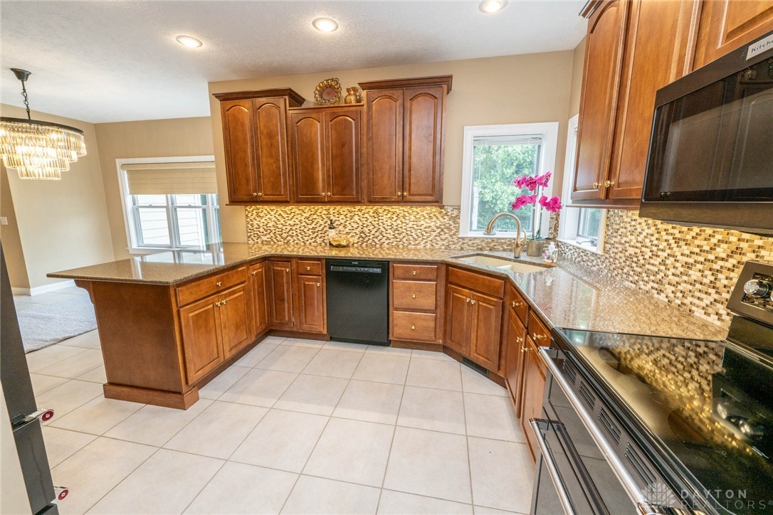 730 Beechwood Drive, Tipp City, Ohio image 17