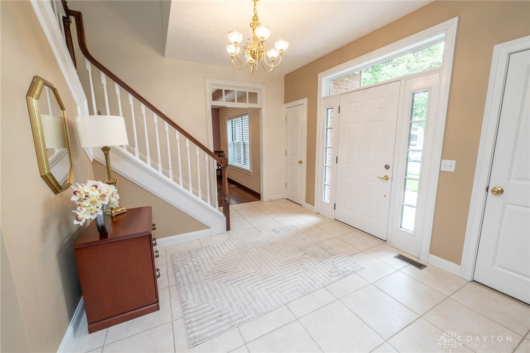 730 Beechwood Drive, Tipp City, Ohio image 9