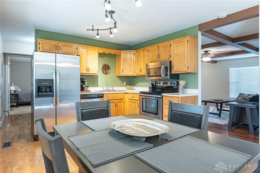 4447 Hillcrest Drive, Bellbrook, Ohio image 9