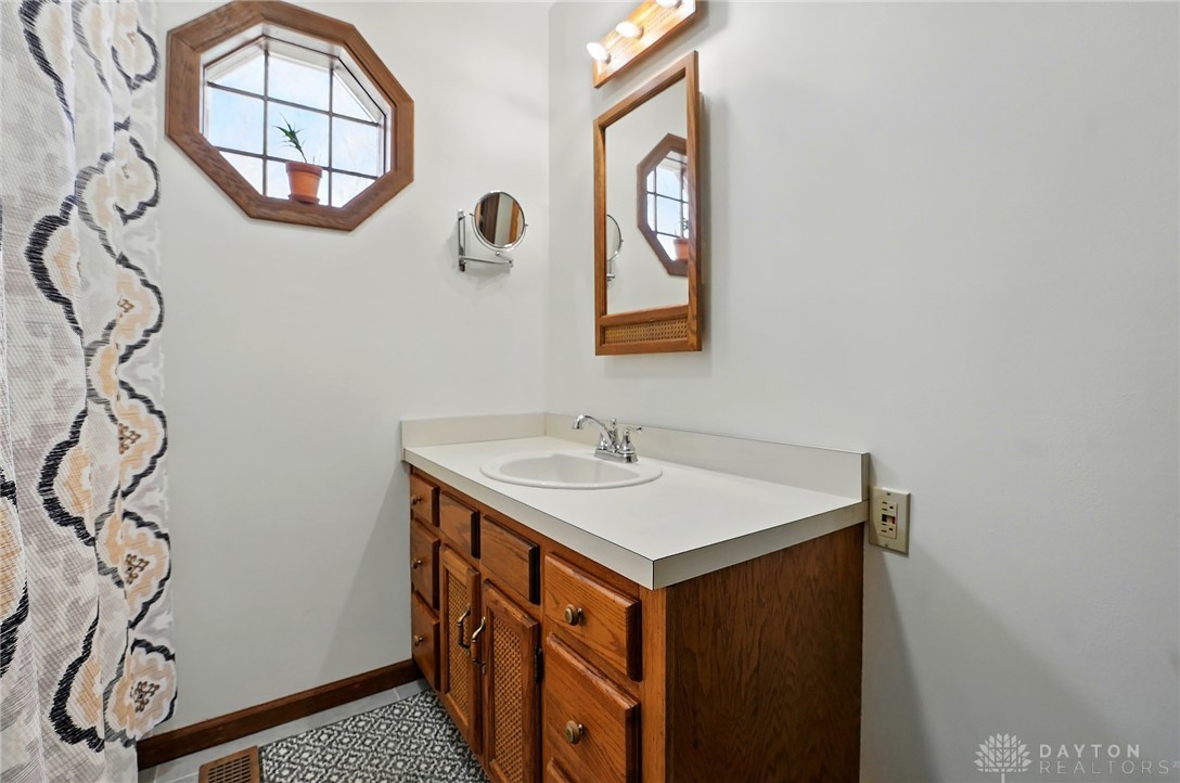 395 Locust View Way, Troy, Ohio image 37