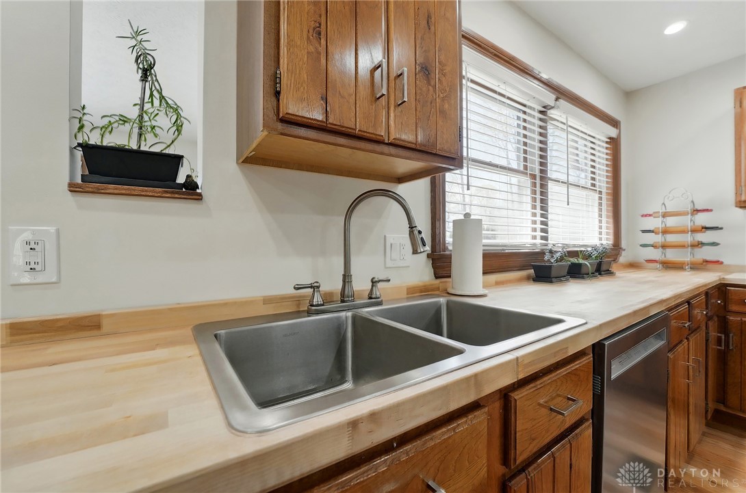 395 Locust View Way, Troy, Ohio image 14