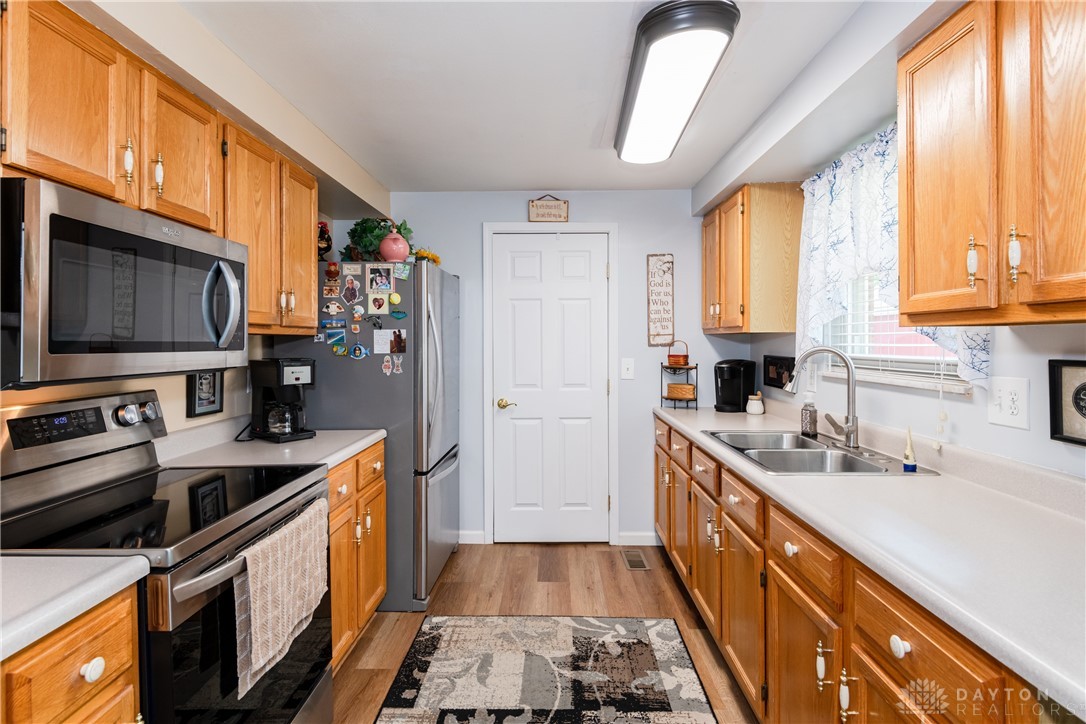 4932 Arrowview Drive, Dayton, Ohio image 12