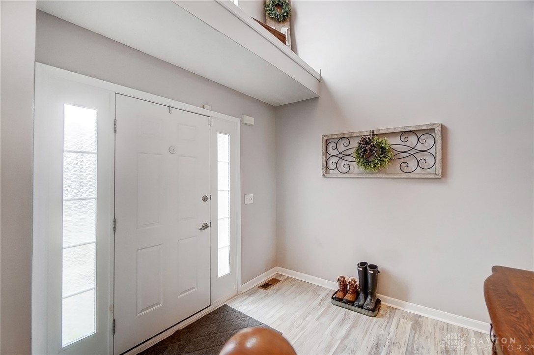 562 Jodee Drive, Xenia, Ohio image 13