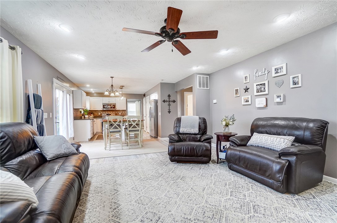 562 Jodee Drive, Xenia, Ohio image 19