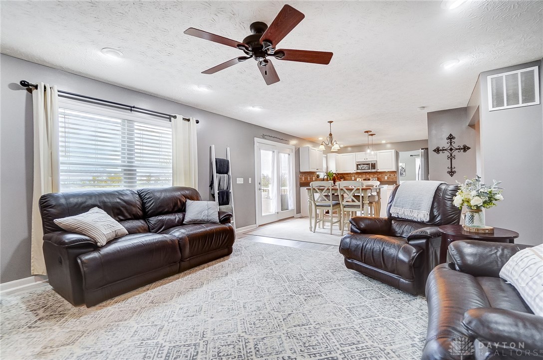 562 Jodee Drive, Xenia, Ohio image 20