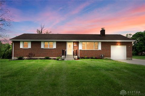 Photo of 944 Indianwood Drive, Mason, OH 45040 (MLS # 958031)
