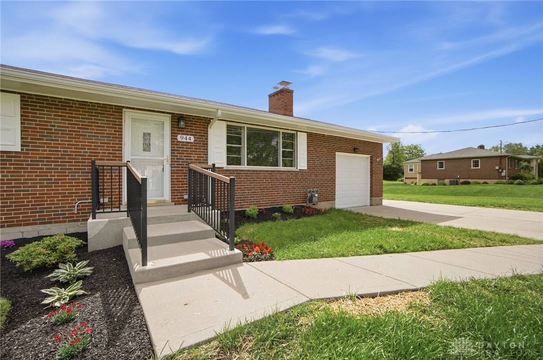 944 Indianwood Drive